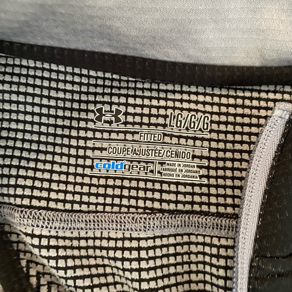 Under Armor Fitted Cold Gear 1/4 Zip Up- Large - Picture 2 of 7